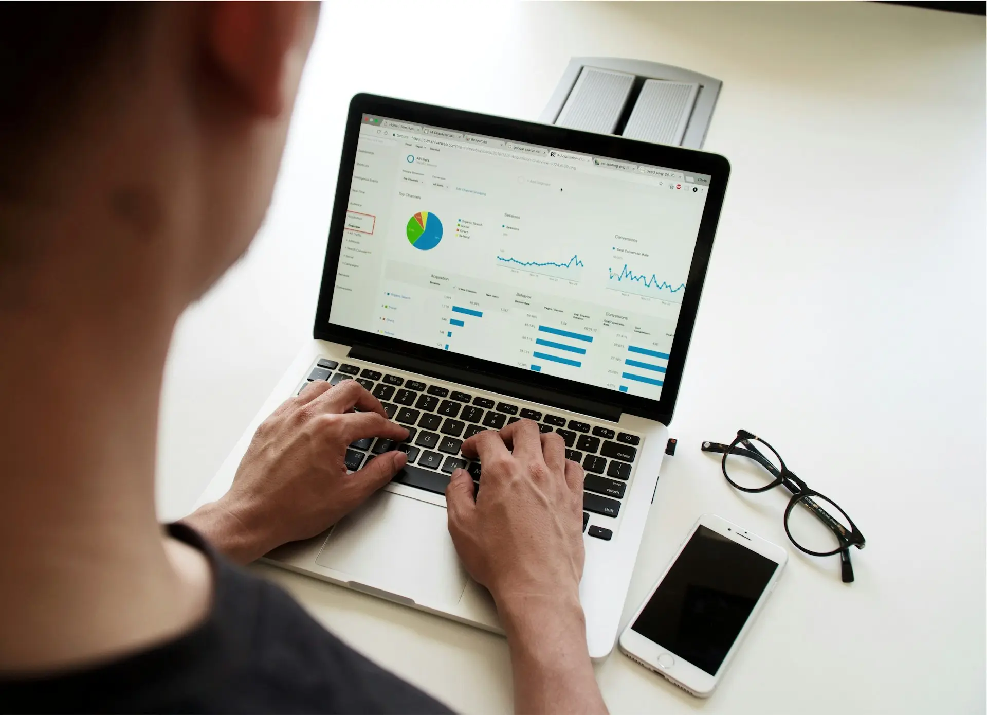 Implementar una Estrategia Efectiva de Datos para tu Empresa | HDTI